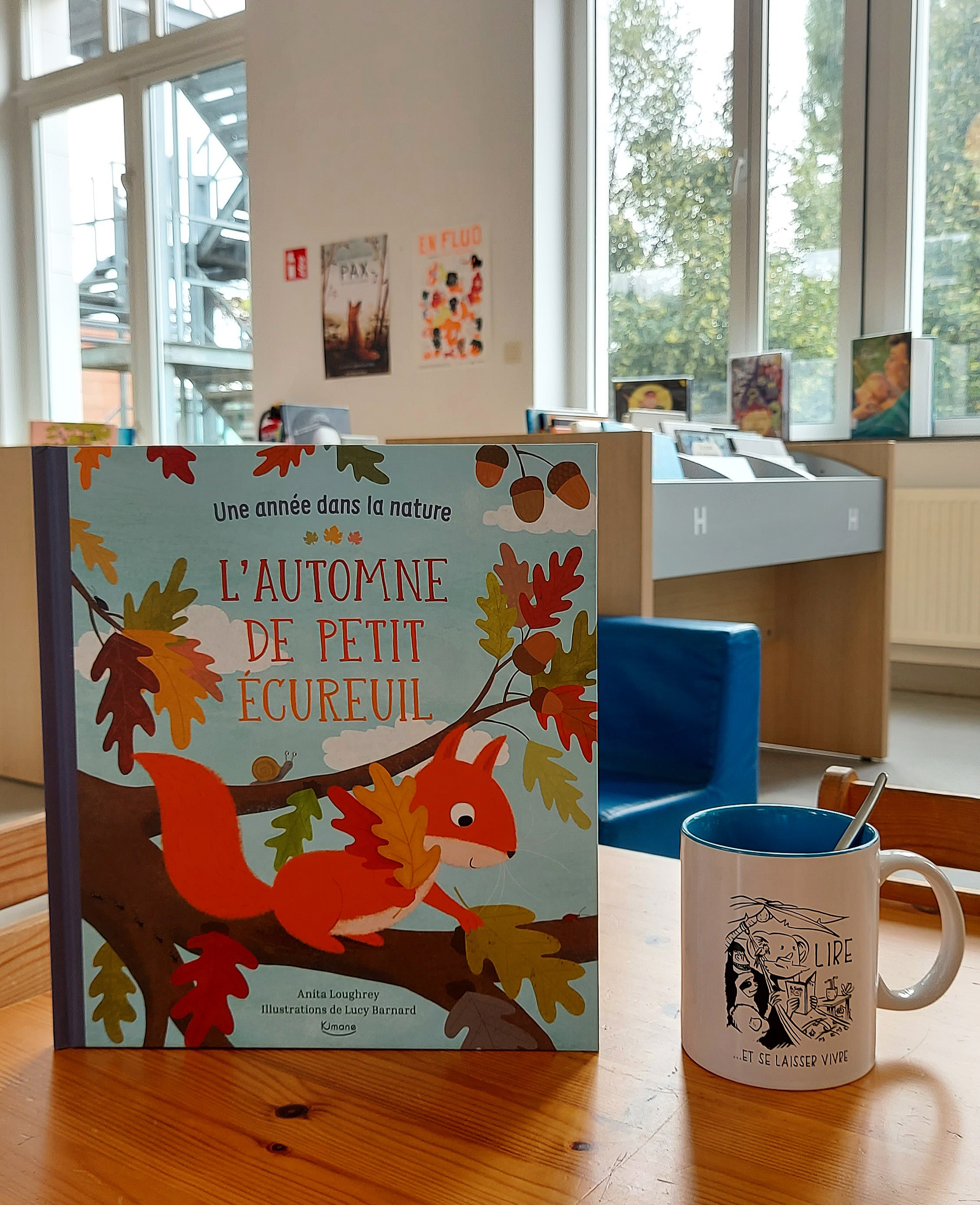 L'Automne de Petit Écureuil album Anita Loughrey et illustré par Lucy Barnard