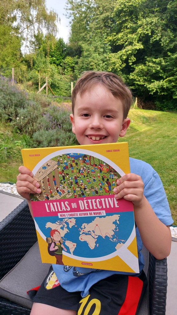 L'Atlas du détective Mène l'enquête autour du monde !